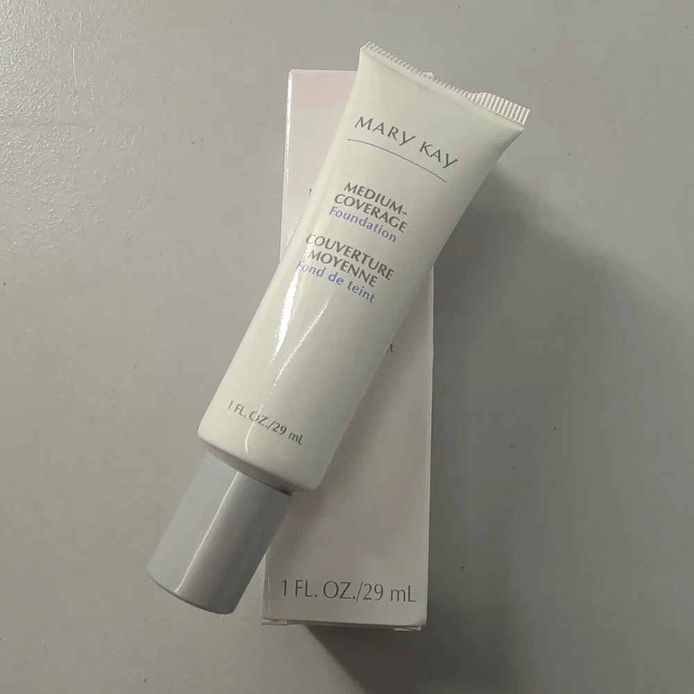Mary Kay Medium-Coverage Foundation Bronze 808 Oil-Free 1 fl oz 364300